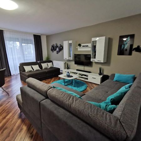 Freedom Apartman Hajduszoboszlo Bagian luar foto