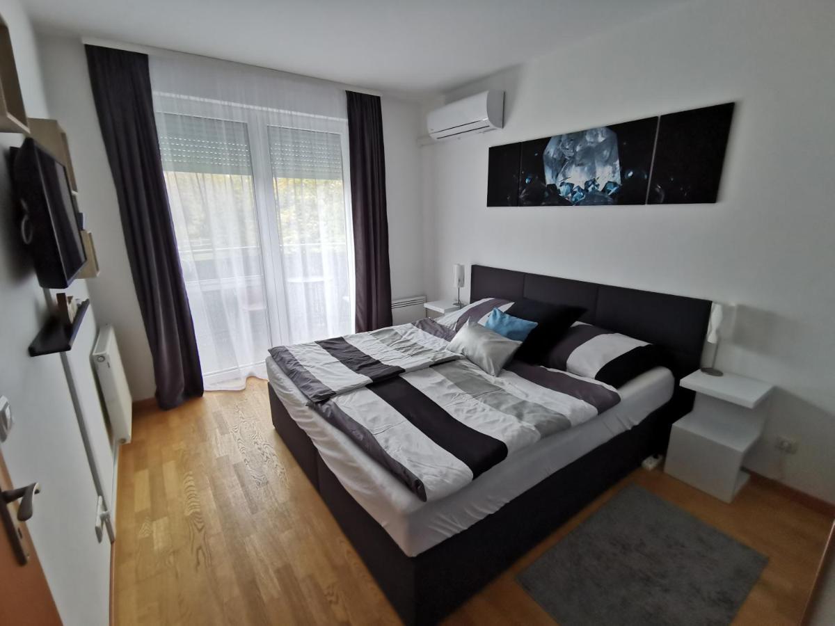 Freedom Apartman Hajduszoboszlo Bagian luar foto