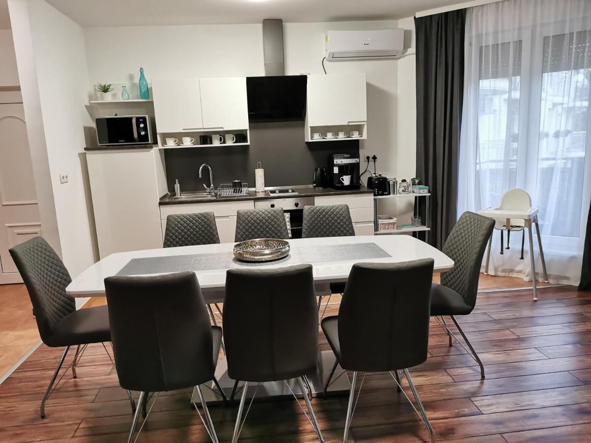 Freedom Apartman Hajduszoboszlo Bagian luar foto